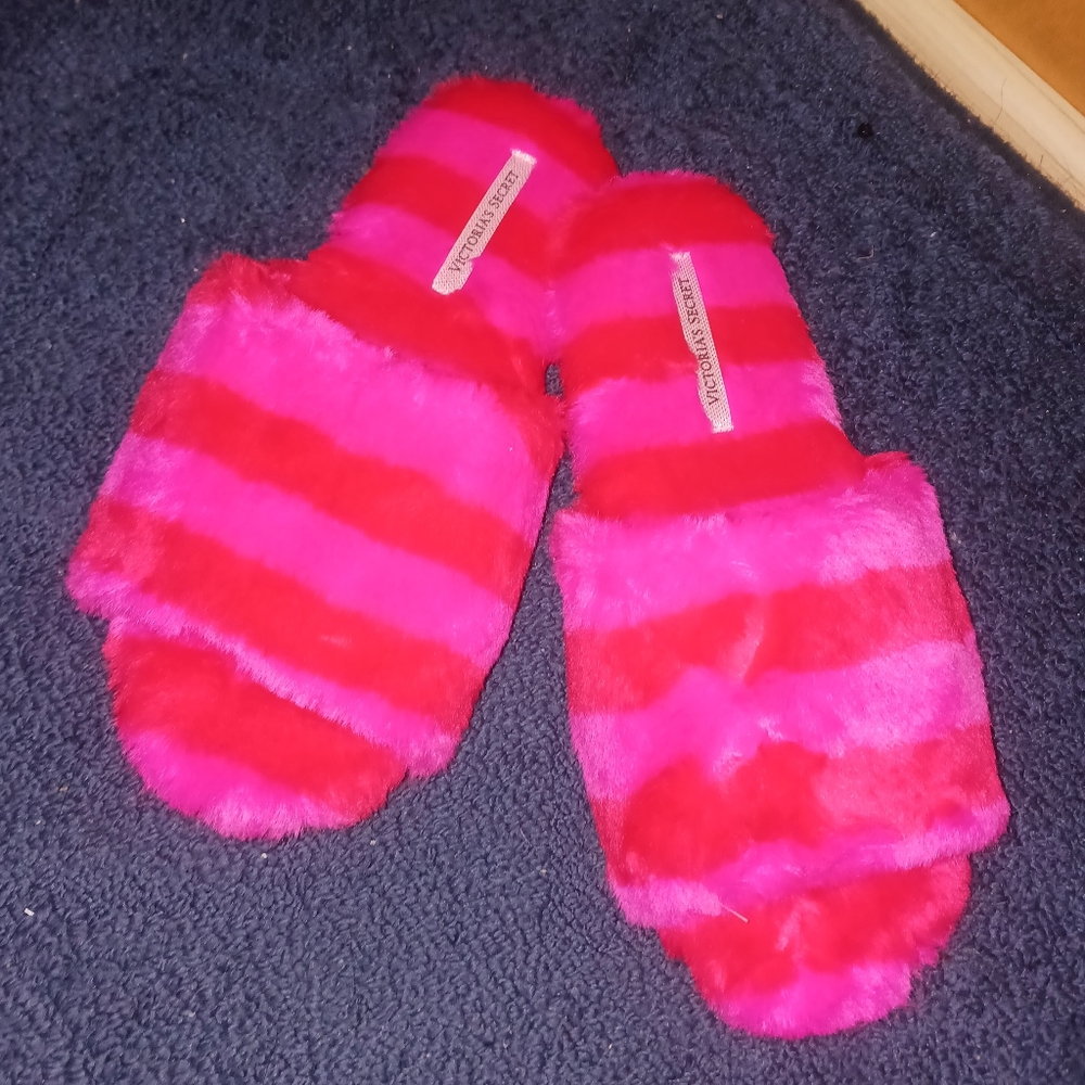 New never worn Victoria Secrets slippers